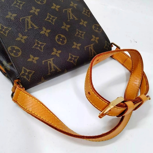 *SOLD* LV MUSETTE SALSA BAG - Picture 2 of 5